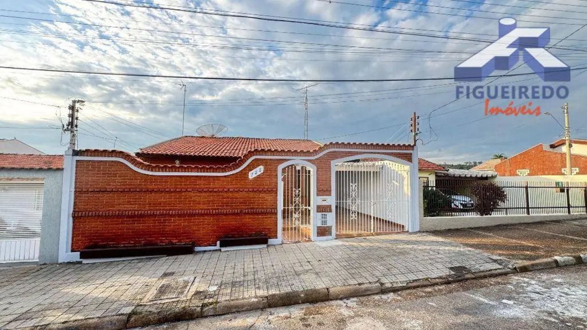 Foto 1 de Casa com 5 quartos à venda, 250m2 em Cecap, Tatui - SP