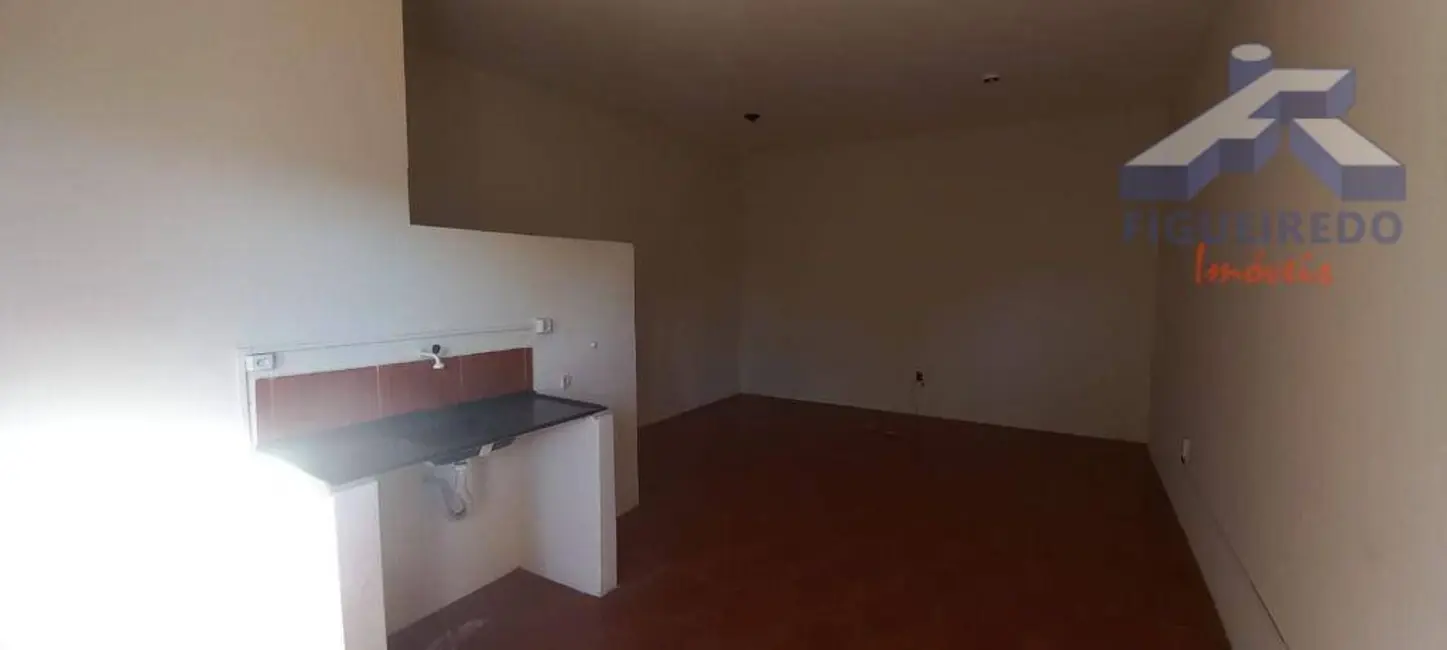 Foto 2 de Kitnet com 1 quarto para alugar, 25m2 em Vila Doutor Laurindo, Tatui - SP