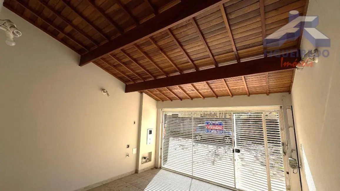 Casa com 2 quartos para alugar, 211m2 em Centro, Tatui - SP - imagem 4 Foto 4 de Casa com 2 quartos para alugar, 211m2 em Centro, Tatui - SP