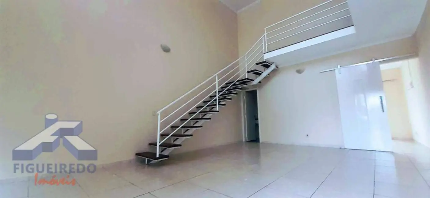 Foto 4 de Sobrado com 4 quartos para alugar, 300m2 em Vila Monte Verde, Tatui - SP