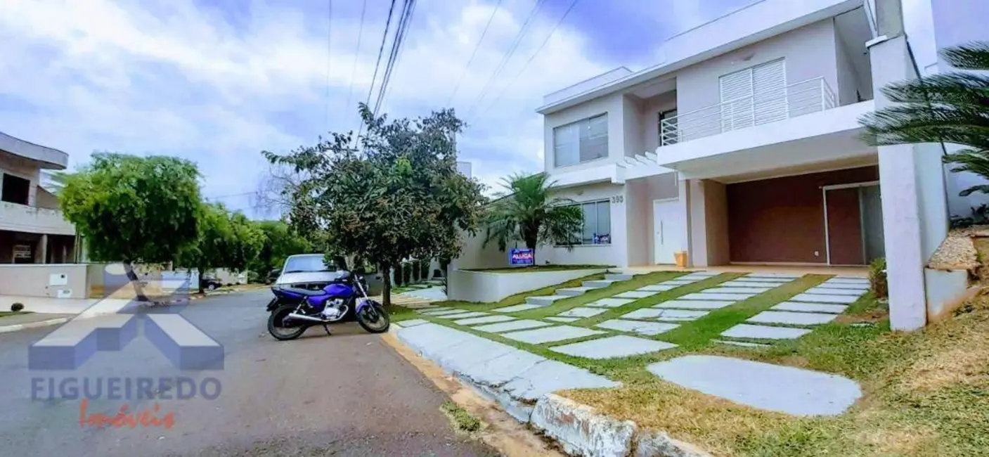 Foto 3 de Sobrado com 4 quartos para alugar, 300m2 em Vila Monte Verde, Tatui - SP