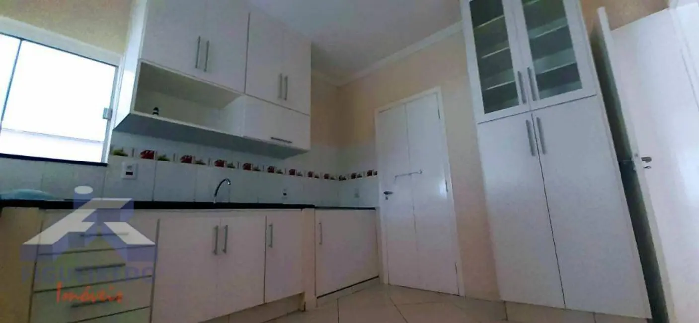 Foto 7 de Sobrado com 4 quartos para alugar, 300m2 em Vila Monte Verde, Tatui - SP