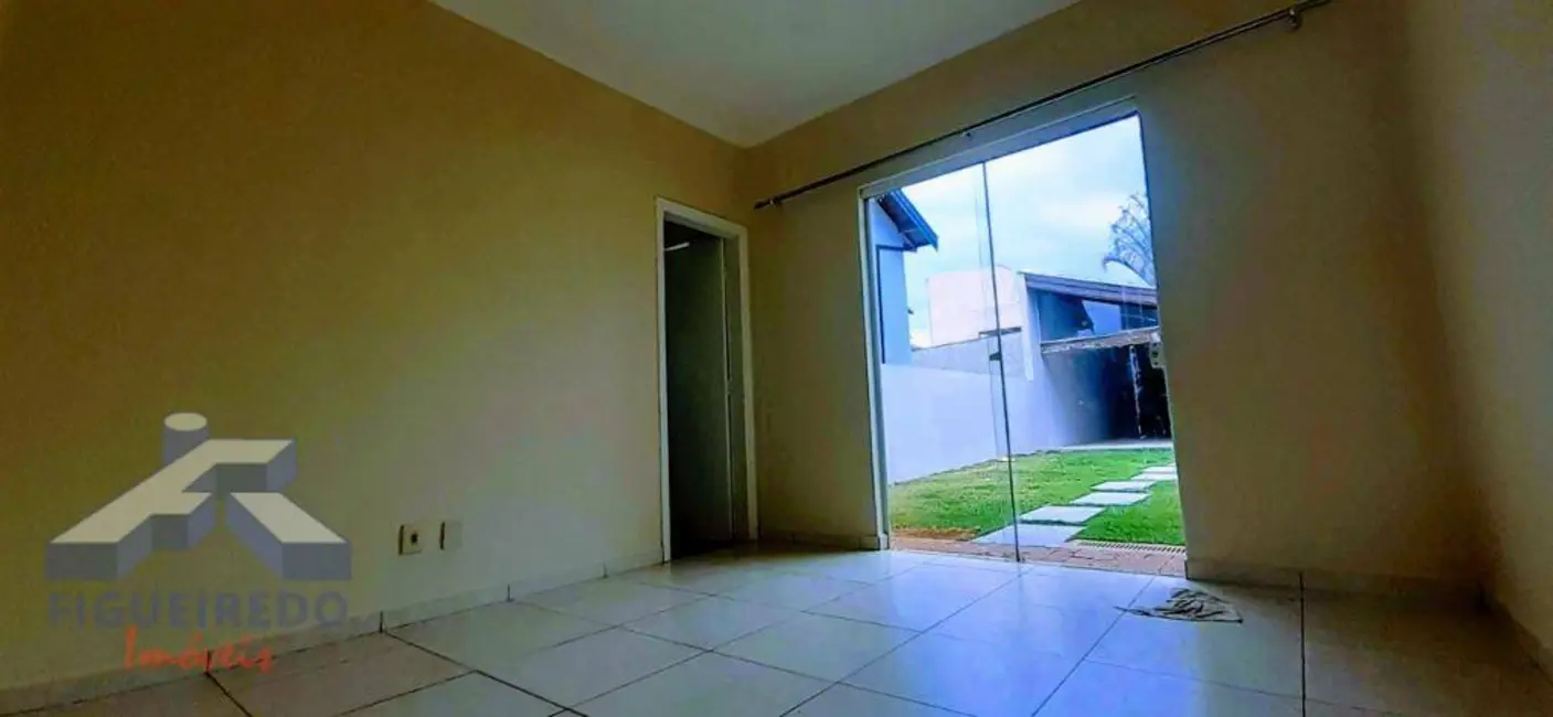 Foto 9 de Sobrado com 4 quartos para alugar, 300m2 em Vila Monte Verde, Tatui - SP