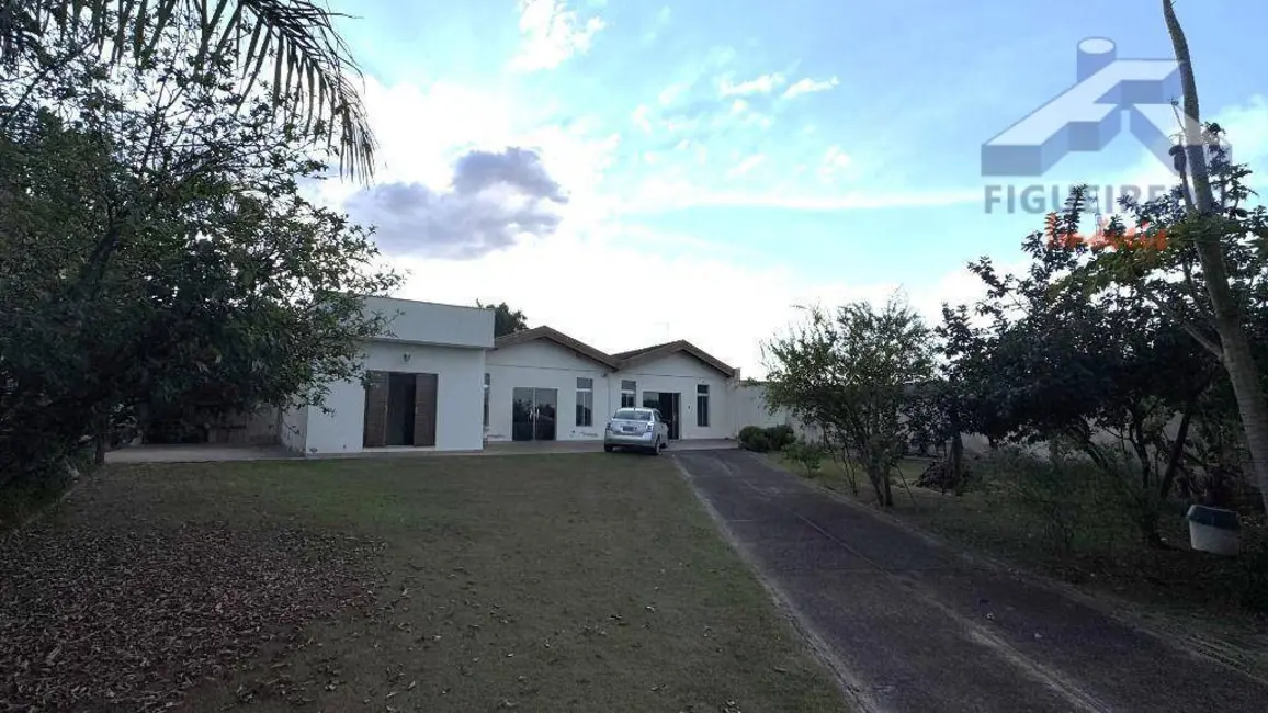 Foto 1 de Casa com 3 quartos à venda, 1000m2 em Parque Santa Maria, Tatui - SP