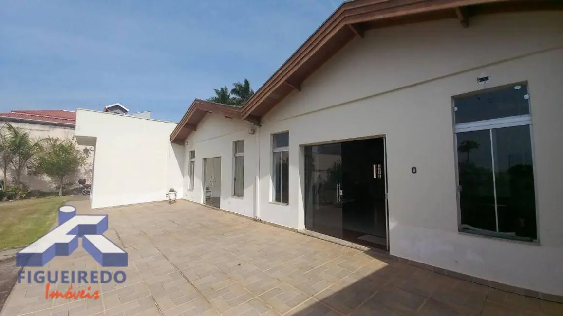 Foto 9 de Casa com 3 quartos à venda, 1000m2 em Parque Santa Maria, Tatui - SP