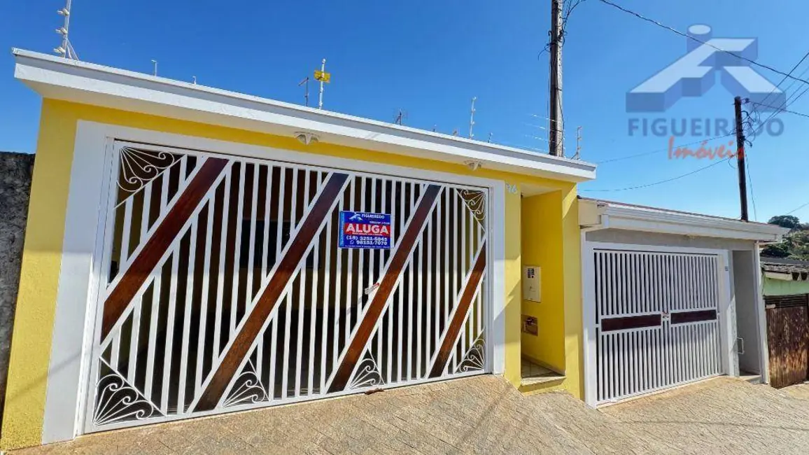 Casa com 3 quartos para alugar em Centro, Tatui - SP - imagem 1 Foto 1 de Casa com 3 quartos para alugar em Centro, Tatui - SP