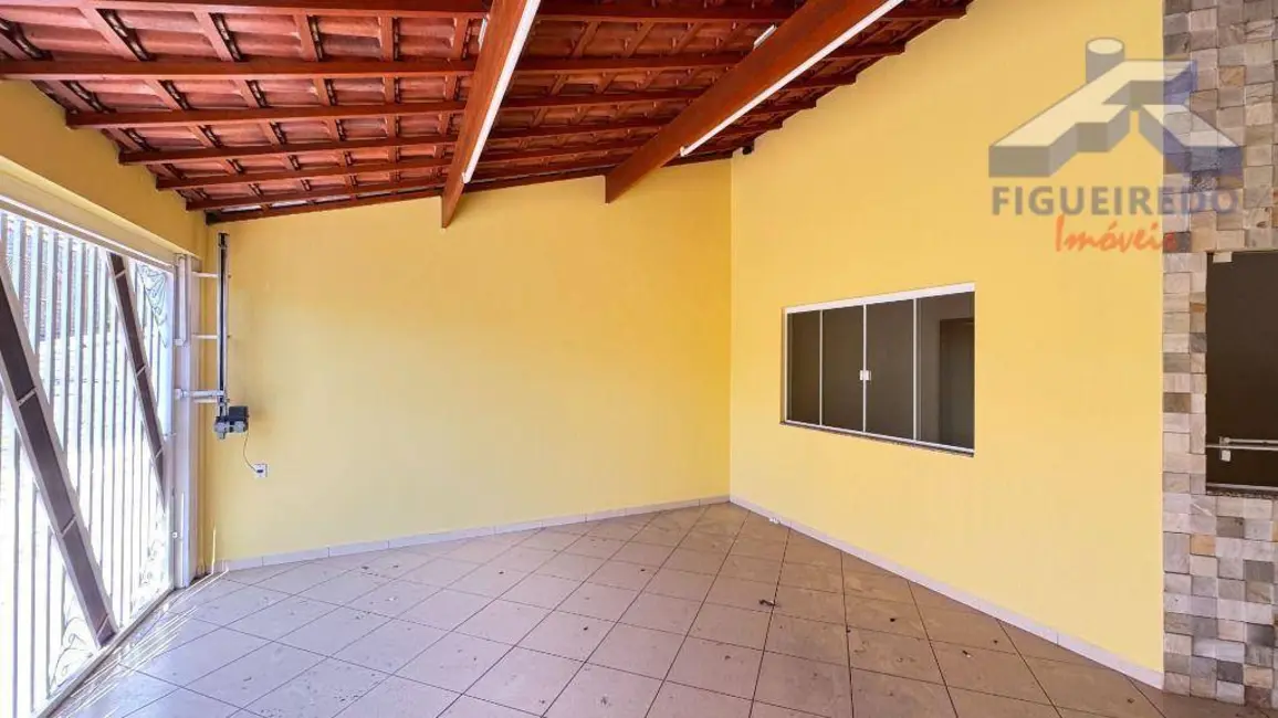 Casa com 3 quartos para alugar em Centro, Tatui - SP - imagem 2 Foto 2 de Casa com 3 quartos para alugar em Centro, Tatui - SP