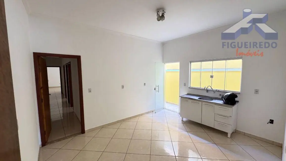 Casa com 3 quartos para alugar em Centro, Tatui - SP - imagem 6 Foto 6 de Casa com 3 quartos para alugar em Centro, Tatui - SP