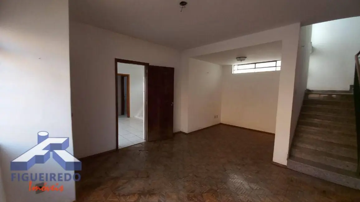 Foto 7 de Casa com 4 quartos à venda, 270m2 em Centro, Tatui - SP