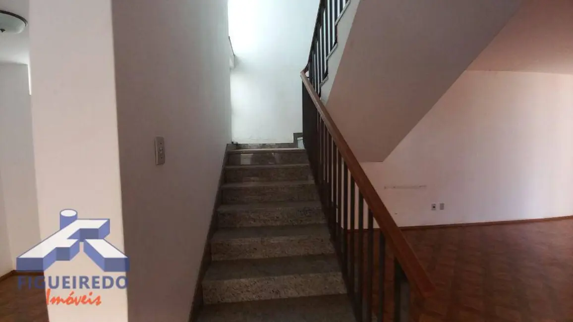 Foto 8 de Casa com 4 quartos à venda, 270m2 em Centro, Tatui - SP