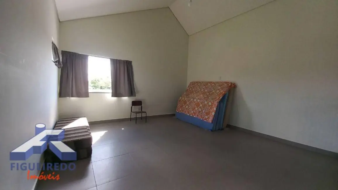 Foto 2 de Casa de Condomínio com 3 quartos à venda, 1000m2 em Portal das Nogueiras, Tatui - SP