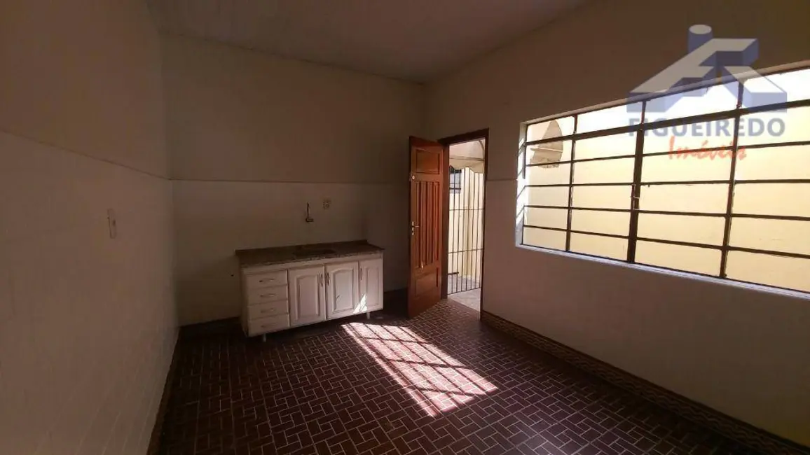 Casa com 2 quartos para alugar em Centro, Tatui - SP - imagem 9 Foto 9 de Casa com 2 quartos para alugar em Centro, Tatui - SP