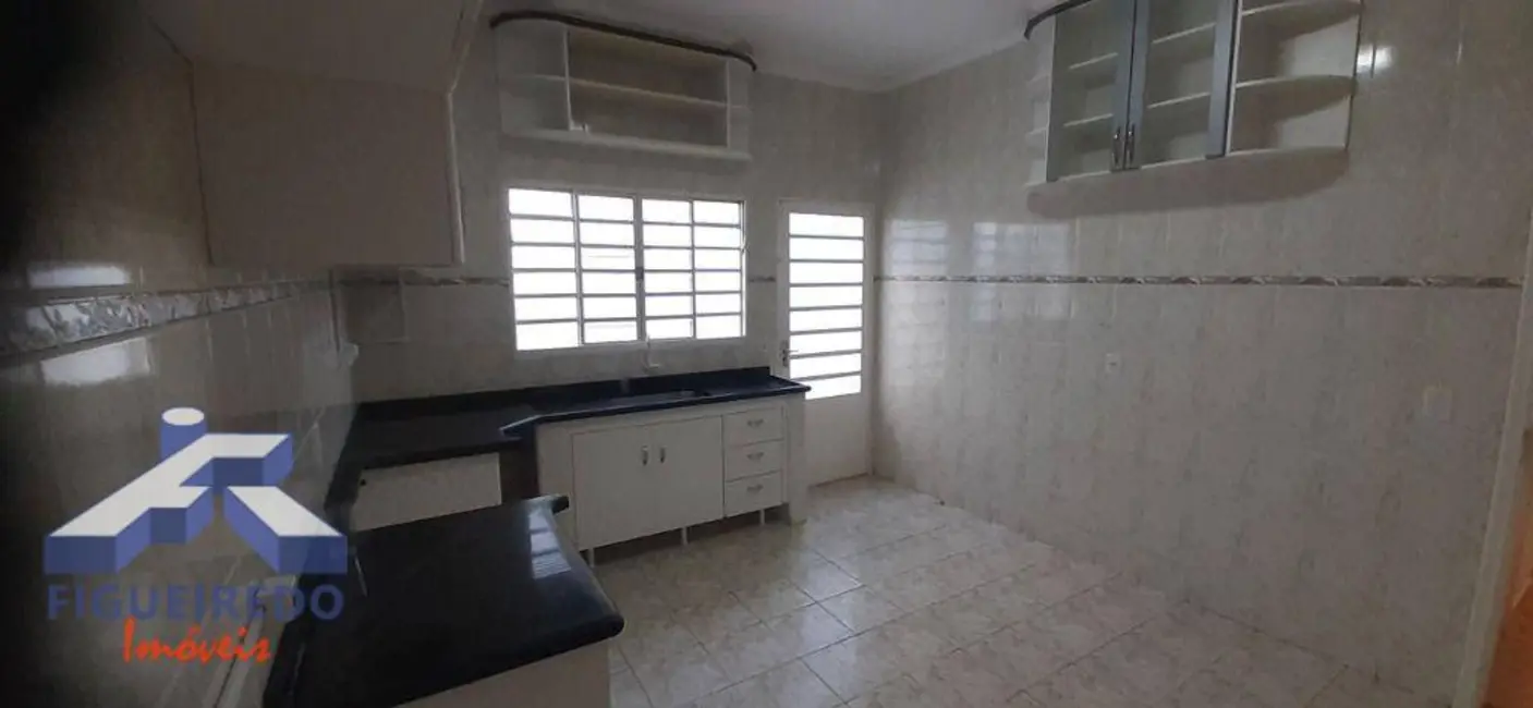 Foto 6 de Casa com 3 quartos para alugar em Vila Santa Emília, Tatui - SP