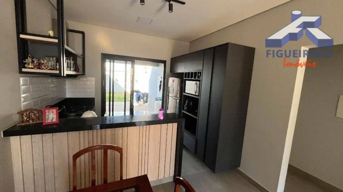 Foto 2 de Casa com 2 quartos à venda em Tatui - SP
