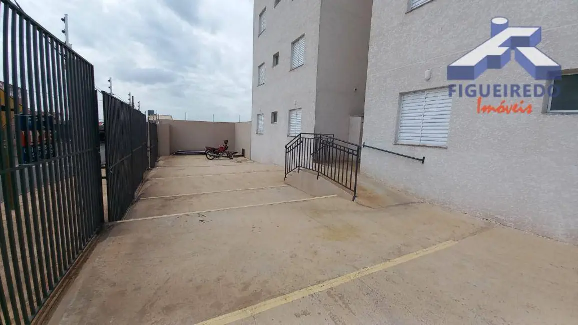 Foto 6 de Apartamento com 2 quartos para alugar, 51m2 em Tatui - SP