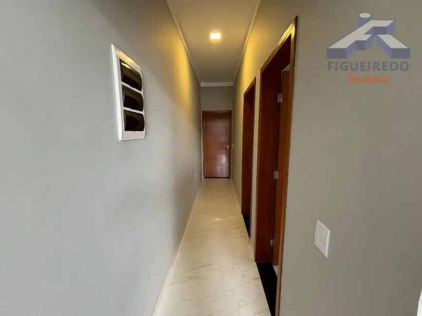 Foto 2 de Casa com 2 quartos à venda, 175m2 em Tatui - SP