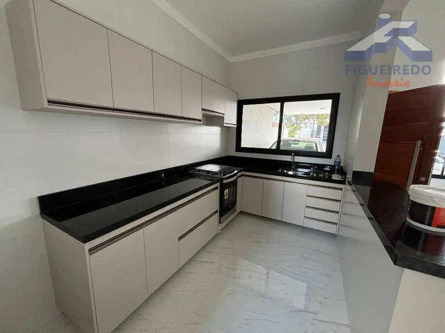 Foto 6 de Casa com 2 quartos à venda, 175m2 em Tatui - SP