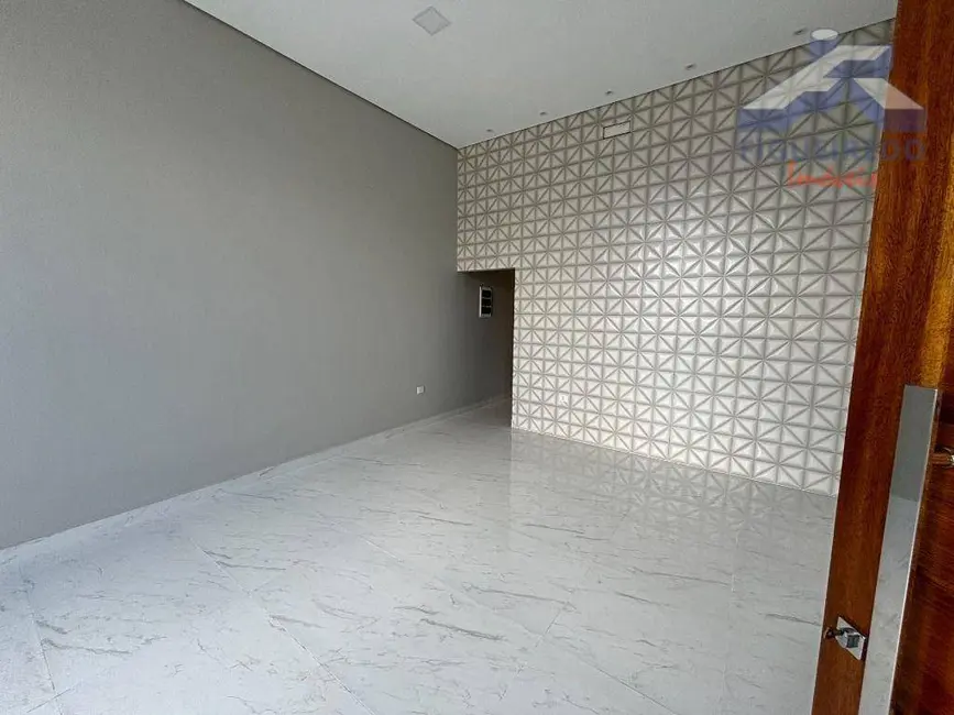 Foto 3 de Casa com 2 quartos à venda, 175m2 em Tatui - SP