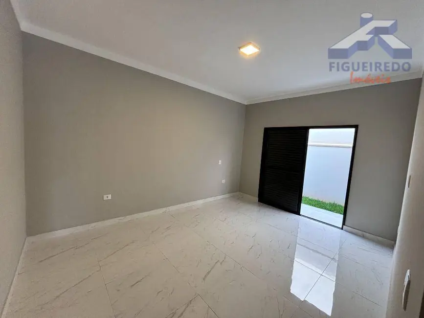 Foto 9 de Casa com 2 quartos à venda, 175m2 em Tatui - SP