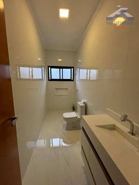 Foto 8 de Casa com 2 quartos à venda, 175m2 em Tatui - SP