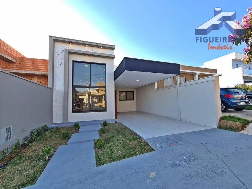 Foto 1 de Casa com 2 quartos à venda, 175m2 em Tatui - SP