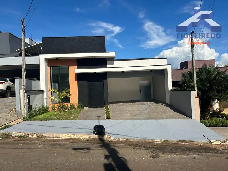 Foto 1 de Casa de Condomínio com 3 quartos à venda, 250m2 em Vila Monte Verde, Tatui - SP