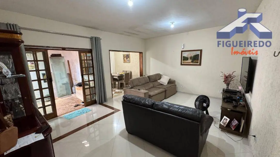 Foto 2 de Casa com 3 quartos à venda, 431m2 em Residencial Donato Flores, Tatui - SP