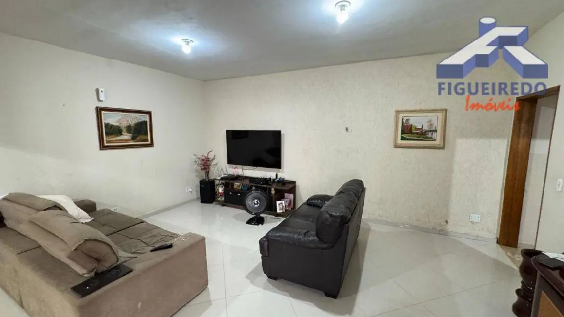 Foto 3 de Casa com 3 quartos à venda, 431m2 em Residencial Donato Flores, Tatui - SP