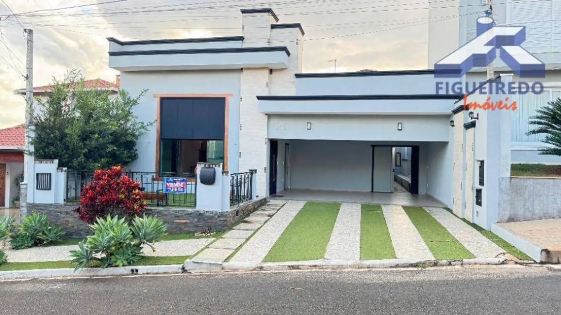 Foto 1 de Casa de Condomínio com 4 quartos à venda e para alugar em Jardim Ternura, Tatui - SP