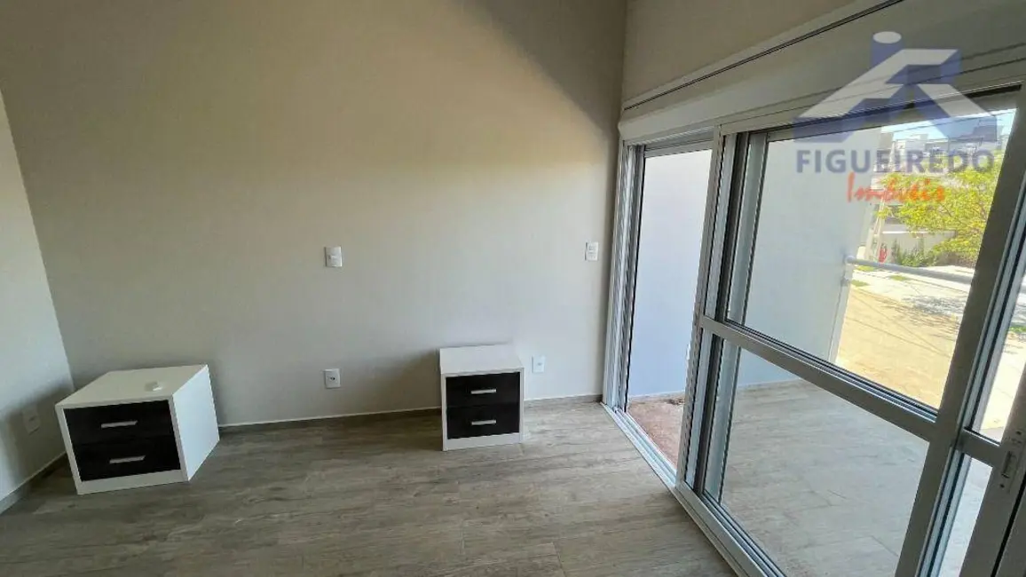 Foto 9 de Casa com 3 quartos à venda, 1120m2 em Tatui - SP