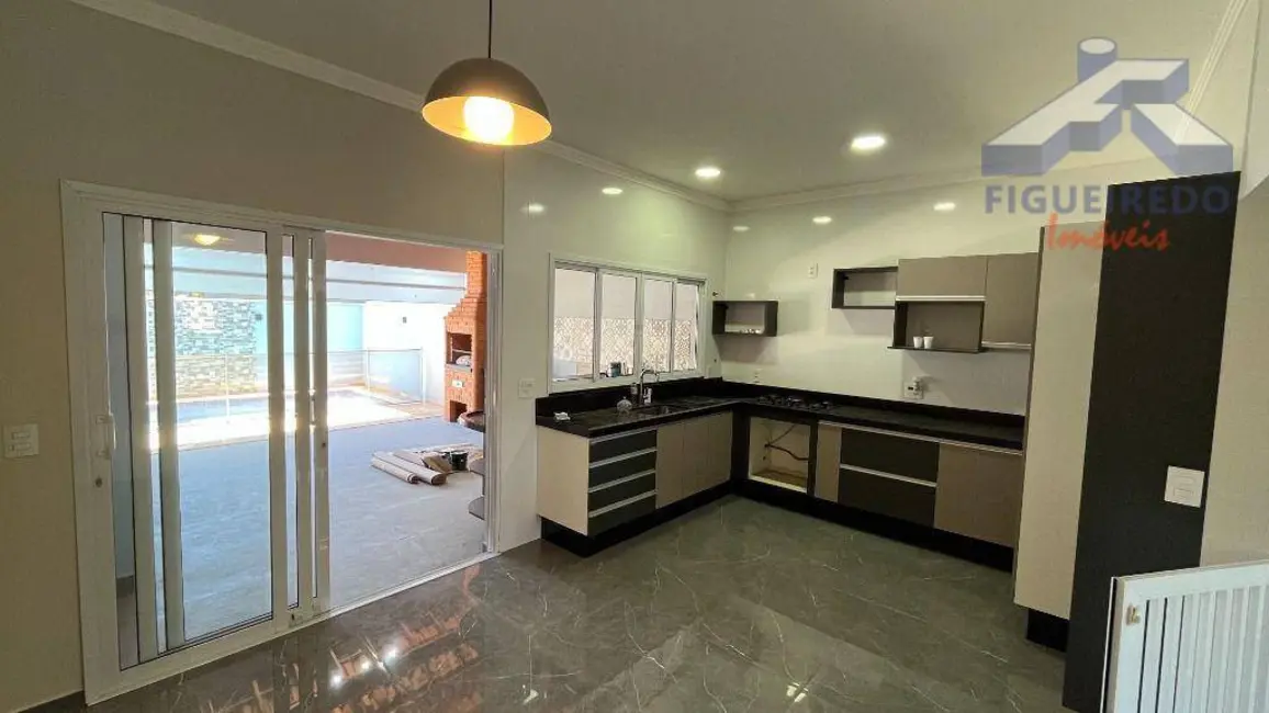 Foto 5 de Casa com 3 quartos à venda, 1120m2 em Tatui - SP
