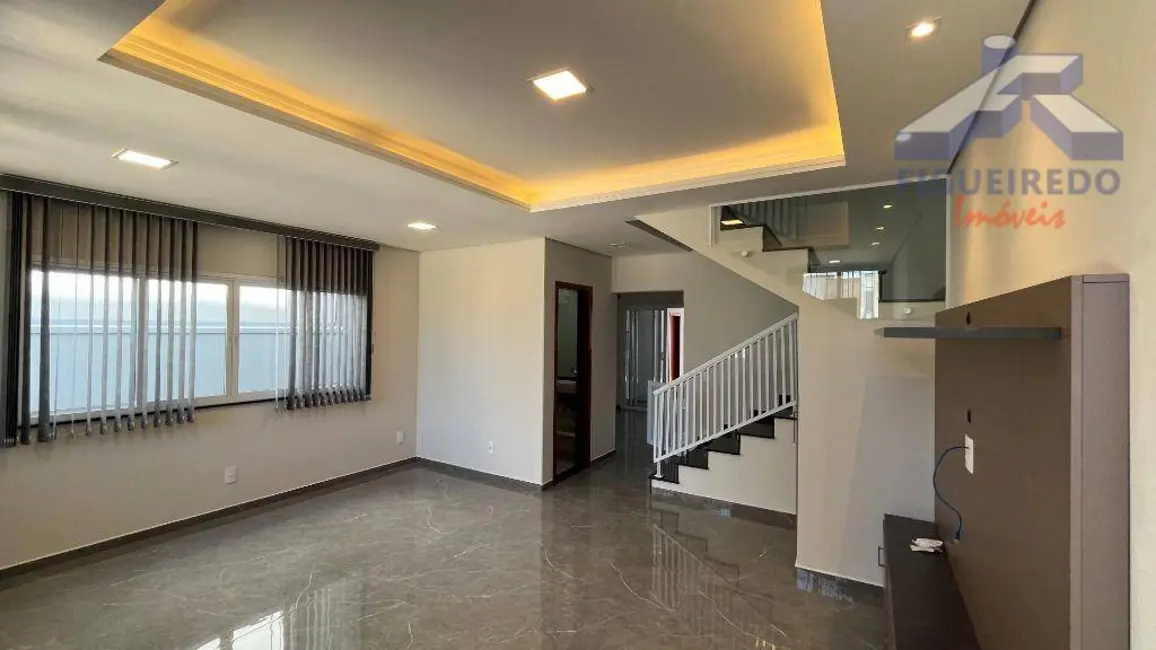 Foto 3 de Casa com 3 quartos à venda, 1120m2 em Tatui - SP