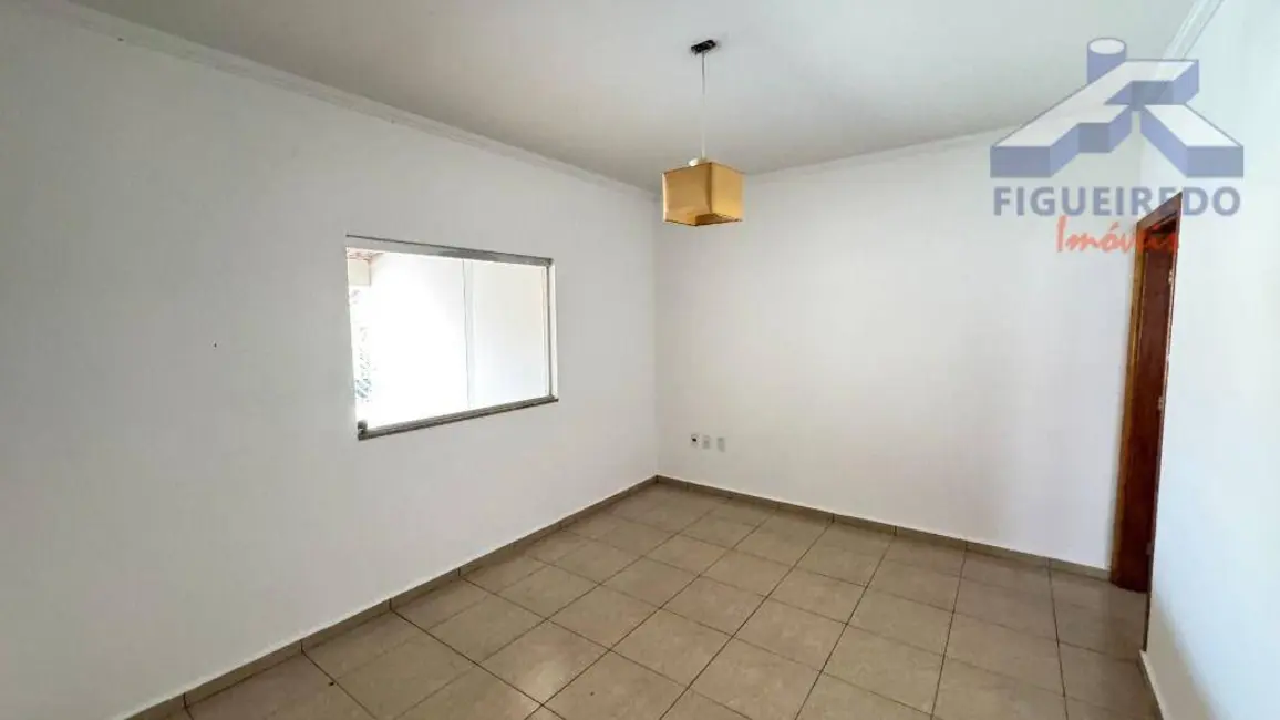 Casa com 3 quartos para alugar, 150m2 em Residencial Alvorada, Tatui - SP - imagem 5 Foto 5 de Casa com 3 quartos para alugar, 150m2 em Residencial Alvorada, Tatui - SP