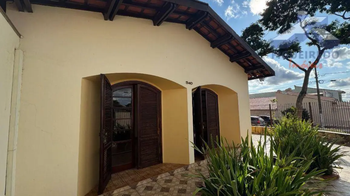 Foto 2 de Casa com 3 quartos à venda, 327m2 em Vila Paulina, Tatui - SP