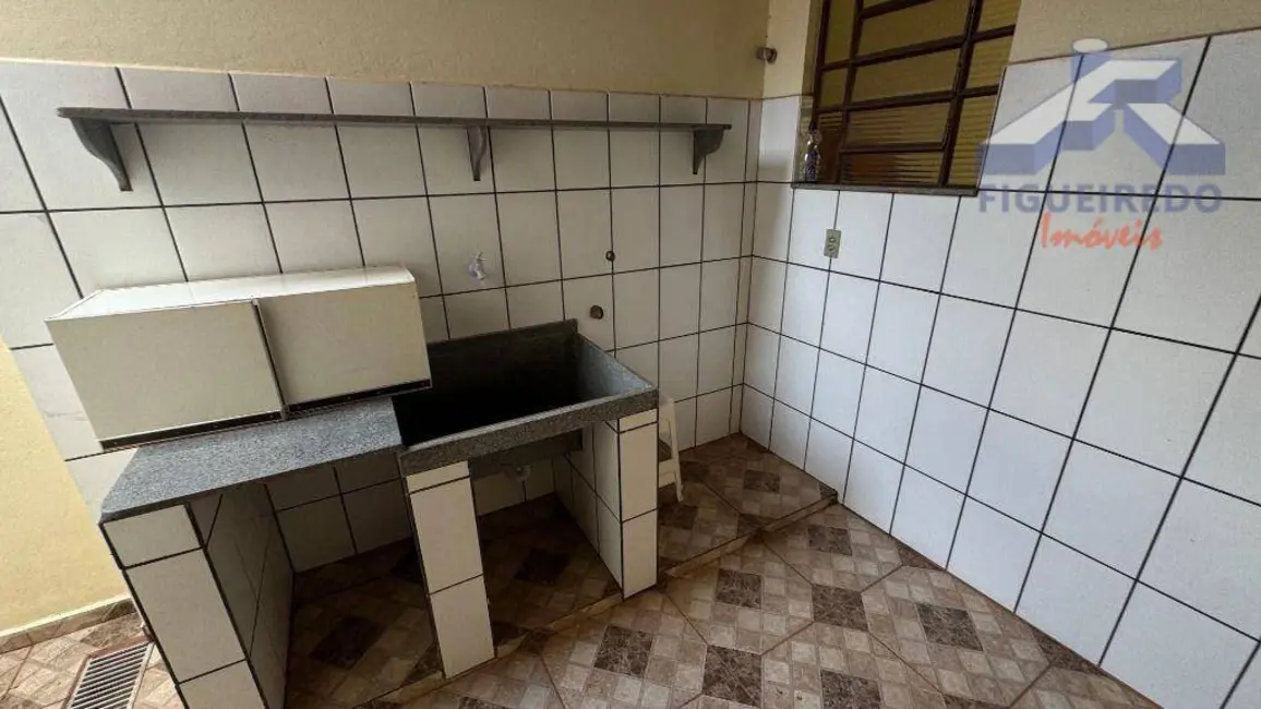 Foto 9 de Casa com 3 quartos à venda, 327m2 em Vila Paulina, Tatui - SP