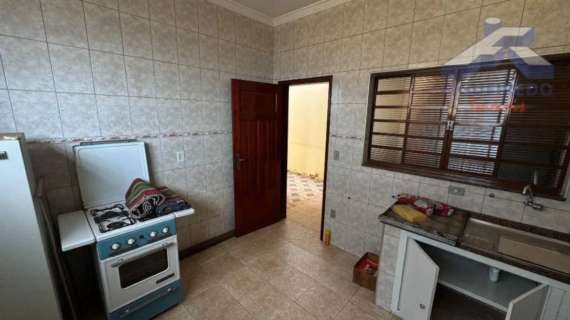 Foto 8 de Casa com 3 quartos à venda, 327m2 em Vila Paulina, Tatui - SP