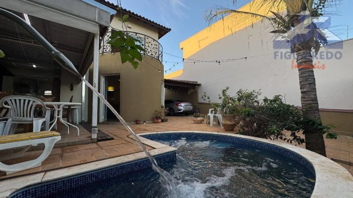 Foto 3 de Casa com 4 quartos à venda, 350m2 em Colina Verde, Tatui - SP