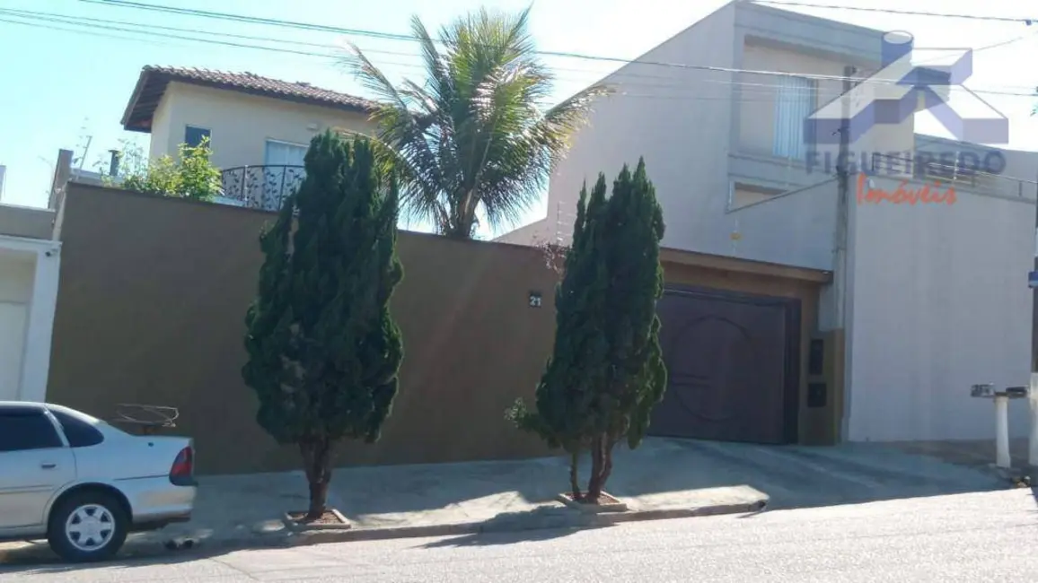 Foto 1 de Casa com 4 quartos à venda, 350m2 em Colina Verde, Tatui - SP