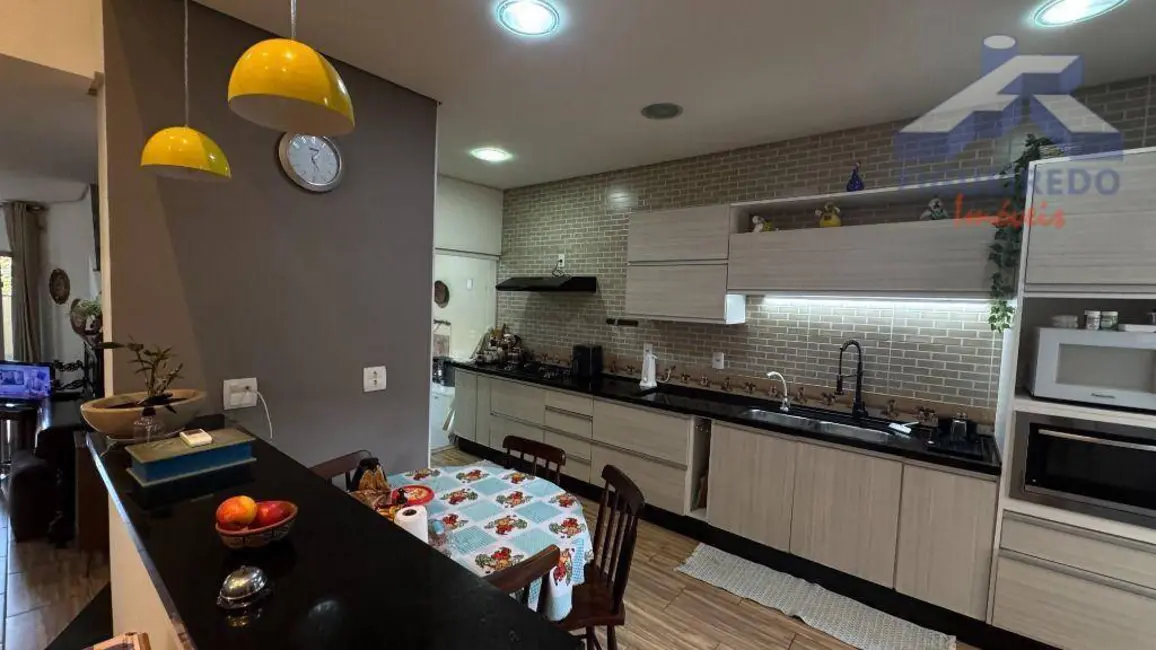 Foto 9 de Casa com 4 quartos à venda, 350m2 em Colina Verde, Tatui - SP