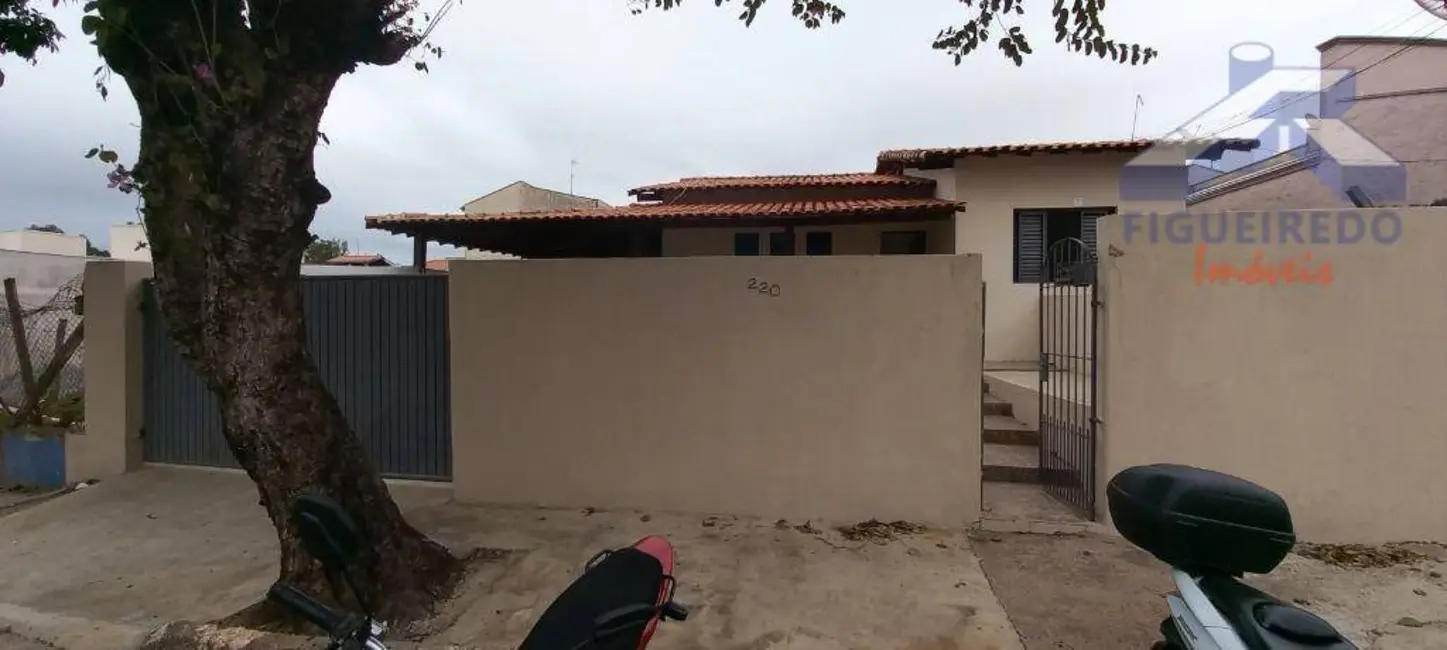 Foto 1 de Casa com 2 quartos para alugar, 375m2 em Jardim Lírio, Tatui - SP