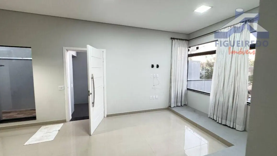Sobrado com 3 quartos para alugar, 175m2 em Residencial Bosques dos Ipês, Tatui - SP - imagem 6 Foto 6 de Sobrado com 3 quartos para alugar, 175m2 em Residencial Bosques dos Ipês, Tatui - SP