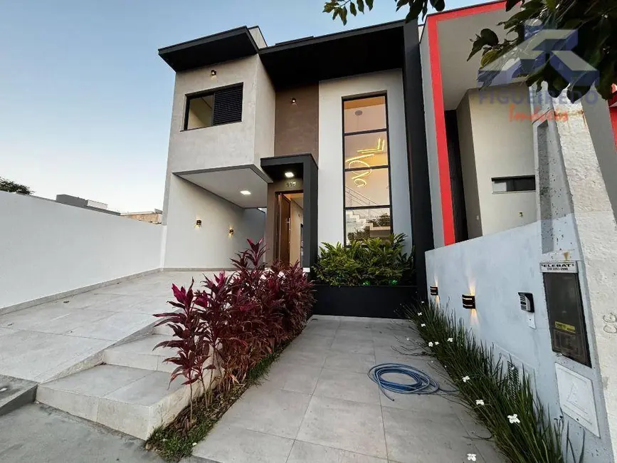 Sobrado com 3 quartos à venda, 167m2 em Tatui - SP - imagem 3 Foto 3 de Sobrado com 3 quartos à venda, 167m2 em Tatui - SP