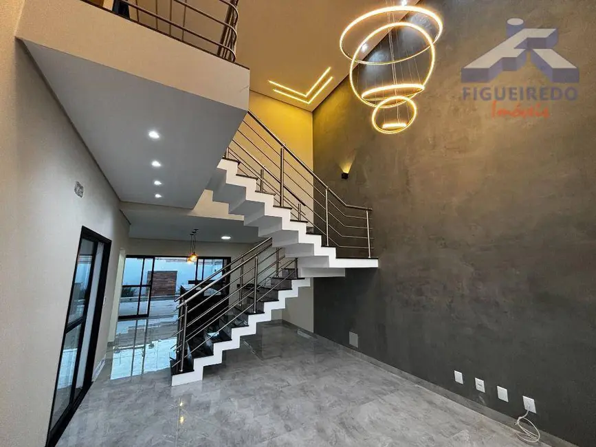 Sobrado com 3 quartos à venda, 167m2 em Tatui - SP - imagem 4 Foto 4 de Sobrado com 3 quartos à venda, 167m2 em Tatui - SP