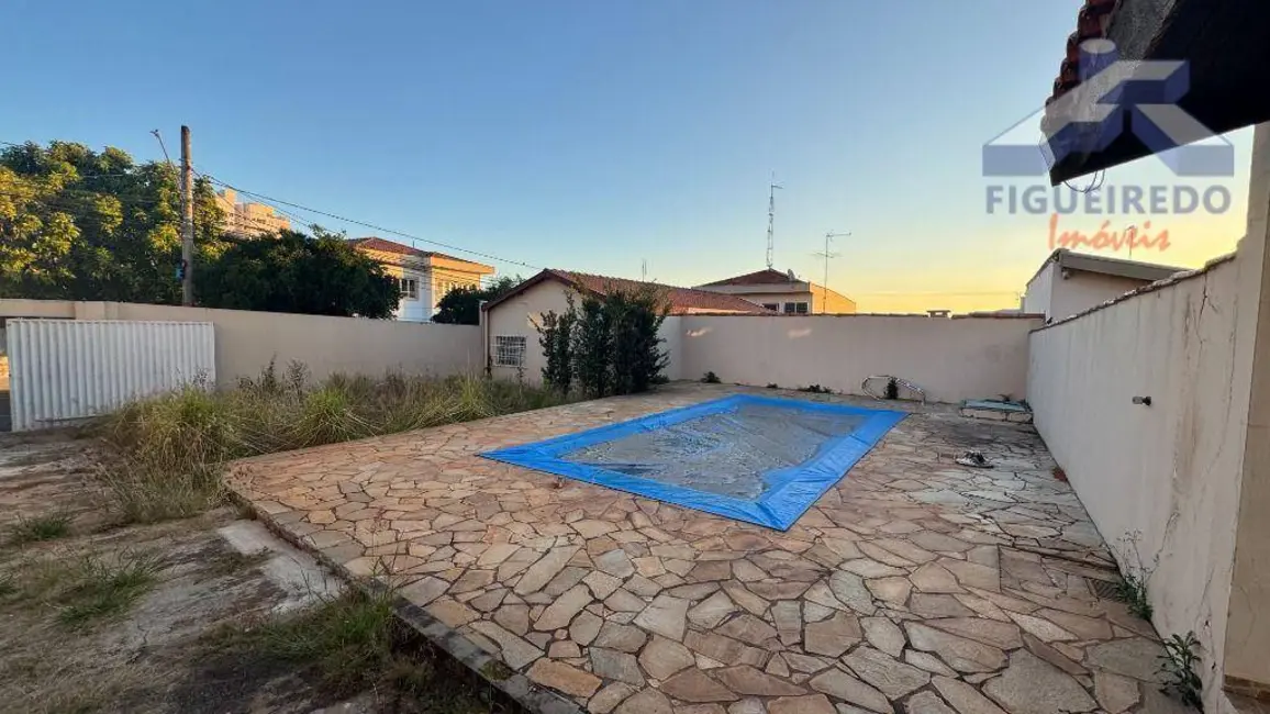 Foto 12 de Casa à venda, 409m2 em Tiete - SP