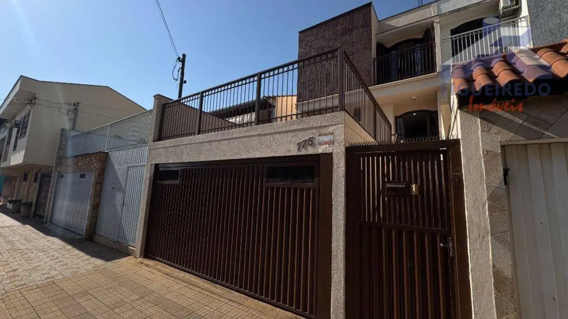 Foto 1 de Casa com 4 quartos à venda, 158m2 em Centro, Tatui - SP