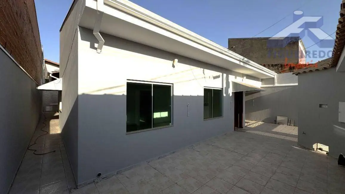 Foto 2 de Casa com 3 quartos à venda, 300m2 em Residencial Alvorada, Tatui - SP