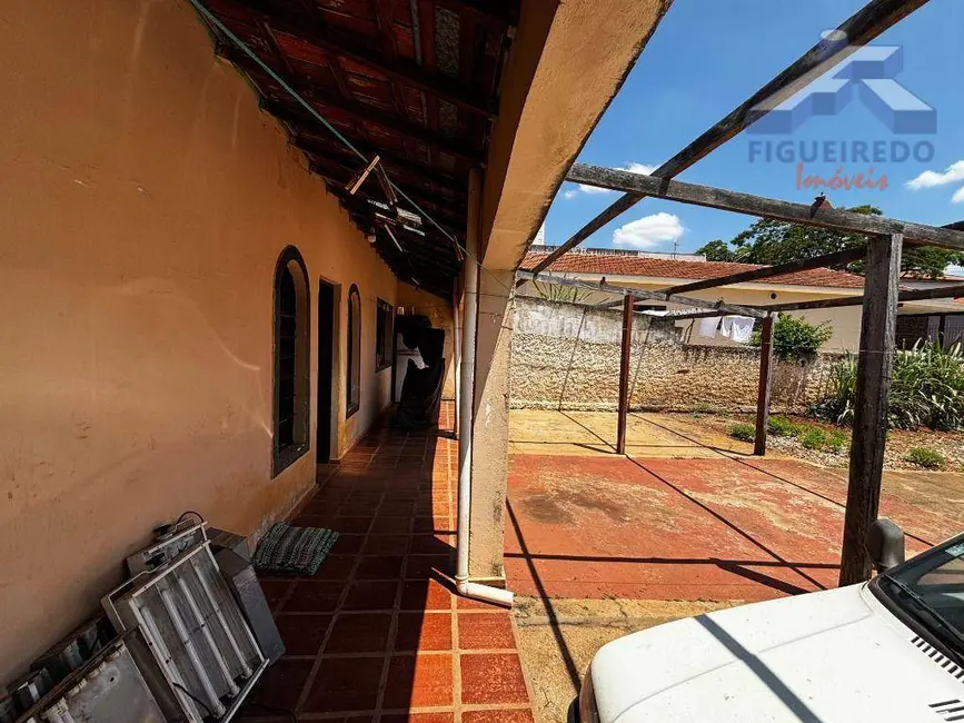 Foto 5 de Casa com 1 quarto à venda, 360m2 em Jardim XI de Agosto, Tatui - SP