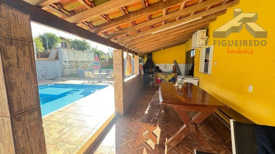 Chácara com 2 quartos à venda, 1800m2 em Quadra - SP - imagem 2 Foto 2 de Chácara com 2 quartos à venda, 1800m2 em Quadra - SP