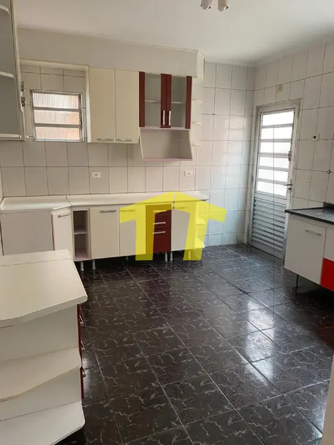 Foto 2 de Sobrado com 3 quartos para alugar, 120m2 em Jardim Lisboa, São Paulo - SP