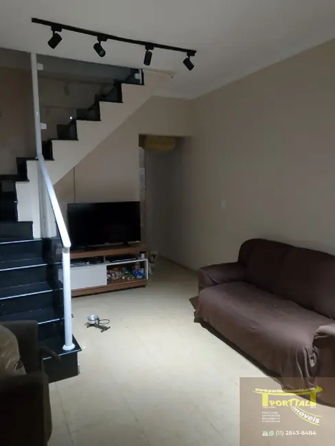 Sobrado com 4 quartos à venda, 205m2 em Limoeiro, São Paulo - SP - imagem 4 Foto 4 de Sobrado com 4 quartos à venda, 205m2 em Limoeiro, São Paulo - SP